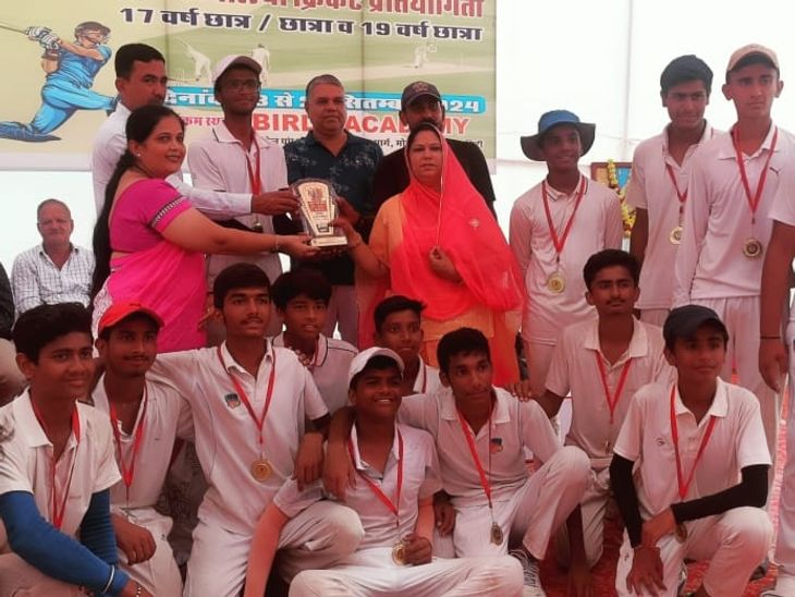 District level cricket tournament concludes. District level cricket competition concluded: Dholeriya Government and Central Academy were winners in the girl category, DPS School was the winner in the student category - Sojat News