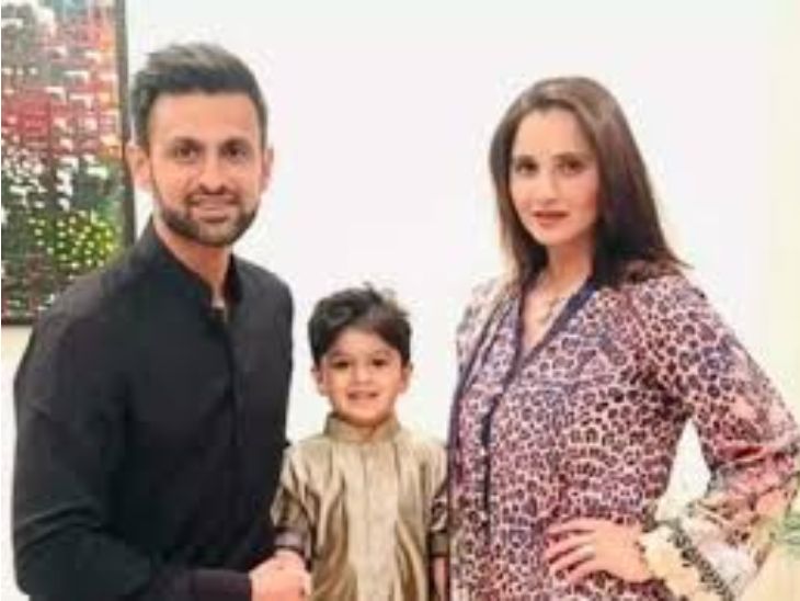 Indian tennis star Sania Mirza married Pakistan's legendary batsman Shoaib Malik in 2010. Now both of them are divorced.