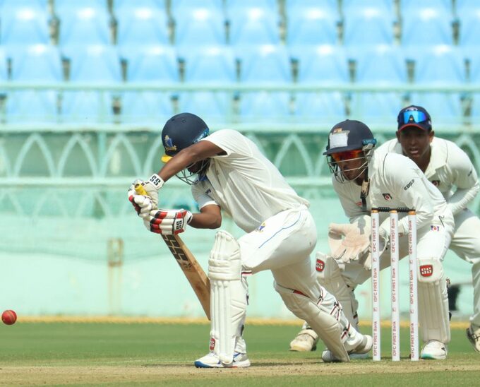 UP VS Bengal cricket match at Ekana, Lucknow, Bengal in a strong position in the first Ranji match of the season, two batsmen hit fifties, score beyond 150 | UP VS Bengal cricket match in Ekana, Lucknow: Bengal in strong position in the first Ranji match of the season, two batsmen hit fifties, score beyond 150 - Lucknow News