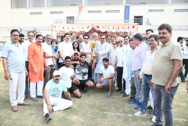 Pionier Cricket Club News: Pride of Pioneer Cricket Club, resounding victory in the 24th Captain Shashikant Memorial Tournament, defeating Aster Cricket Academy by 7 wickets, MP Dr. Mahesh Sharma as the chief guest added to the glory of this program.