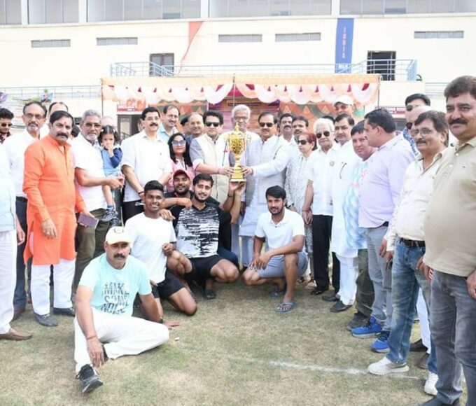 Pionier Cricket Club News: Pride of Pioneer Cricket Club, resounding victory in the 24th Captain Shashikant Memorial Tournament, defeating Aster Cricket Academy by 7 wickets, MP Dr. Mahesh Sharma as the chief guest added to the glory of this program.