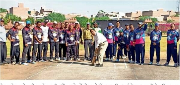 40 Plus Cricket League begins, Sanjay Harsh Foundation wins, Joshi's all-round performance. 40 Plus Cricket League begins, Sanjay Harsh Foundation wins, Joshi's all-round performance - Bikaner News