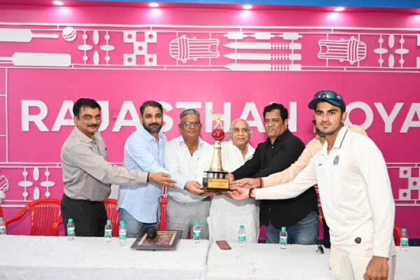 Cricket Championship; Jaipur won the state level senior under-23 trophy. Cricket Championship; Jaipur won the state level Senior Under-23 Trophy - Jaipur News