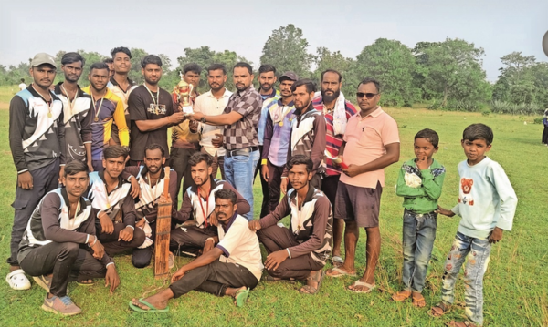 Cricket Tournament: Mauhar team became the winner. Cricket tournament: Mauhar team becomes winner - Baloda News