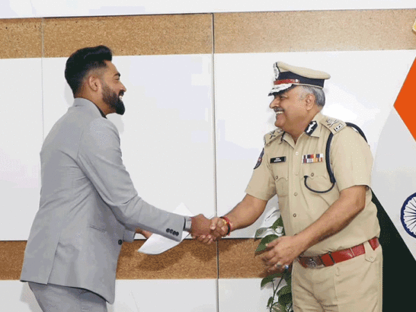 Cricketer Mohammed Siraj inducted as Deputy Superintendent of Police. Mohammed Siraj becomes DSP: Telangana DGP appointed; CM had announced job after winning T20 World Cup