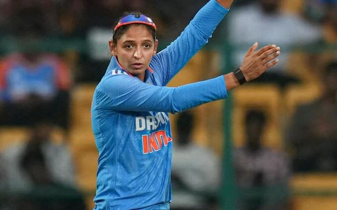 IND vs NZ Harmanpreet Kaur will play on number three team india playing 11 womens t20 world cup 2024 INDW vs NZW: टीम इंडिया की प्लेइंग इलेवन पर बड़ा अपडेट, न्यूजीलैंड के खिलाफ मैच में हरमनप्रीत को लेकर दिखेगा बदलाव