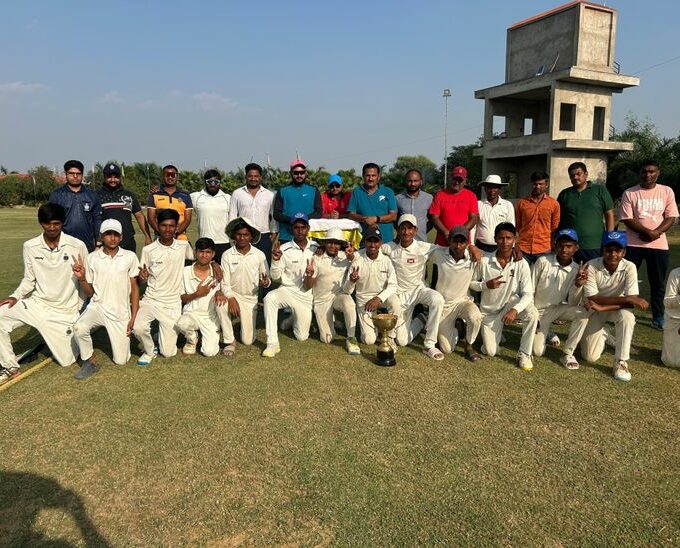 Morena won the cricket tournament by defeating Sheopur. Morena won the cricket tournament by defeating Sheopur - Morena News