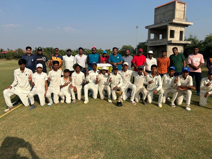 Morena won the cricket tournament by defeating Sheopur. Morena won the cricket tournament by defeating Sheopur - Morena News