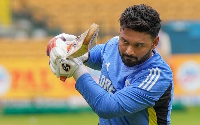 Rishabh Pant Indian Wicket keeper Batter injury update for India vs New Zealand 2nd Pune Test न्यूजीलैंड के खिलाफ पुणे में दूसरा टेस्ट खेलेंगे ऋषभ पंत? भारतीय विकेटकीपर बल्लेबाज की इंजरी पर आया बड़ा अपडेट