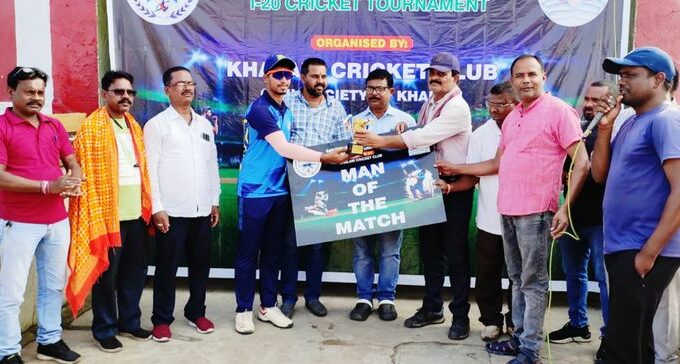 Sanjeev Chatterjee Memorial T-20 Cricket Tournament organized in Dakra | Sanjeev Chatterjee Memorial T-20 cricket competition organized in Dakar - Ranchi News