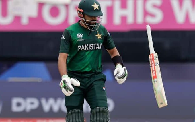 babar azam suffering from poor test form last test score came 651 days ago pak vs eng 1st test PAK vs ENG: बाबर आजम के नाम जुड़ा शर्मनाक रिकॉर्ड, 651 दिनों से ऐसा करने में रहे हैं नाकाम; कप्तानी छोड़ने से भी फायदा नहीं