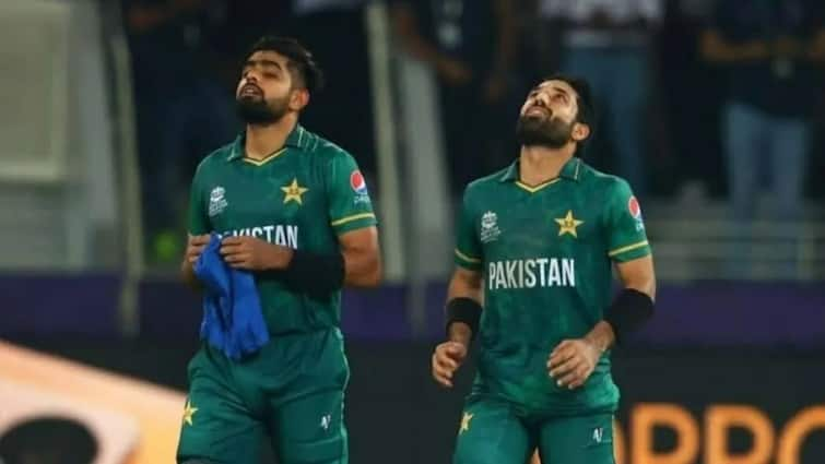 mohammad rizwan funny fake injury moments seen as babar azam replacement for captain pakistan cricket team Pakistan Cricket: कौन है Pakistan का सबसे नाटकखोर खिलाड़ी? बात-बात पे करता है चोट का बहाना