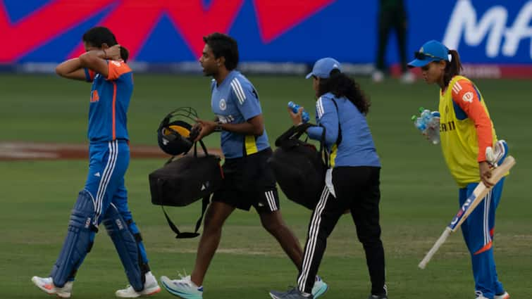 smriti mandhana says harmanpreet kaur fully fit ahead india vs sri lanka womens t20 world cup 2024 clash टीम इंडिया के लिए खुशखबरी, टी20 वर्ल्ड कप में कप्तान हरमनप्रीत की फिटनेस पर आया अहम अपडेट