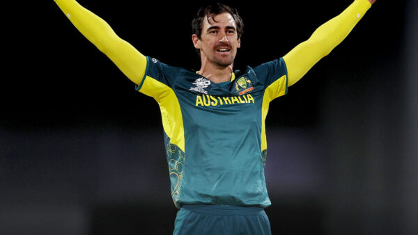 Mitchell Starc Milestone: In the first ODI against Pakistan, Mitchell Starc did wonders at home by taking 3 wickets, beating these Australian giants in this matter.