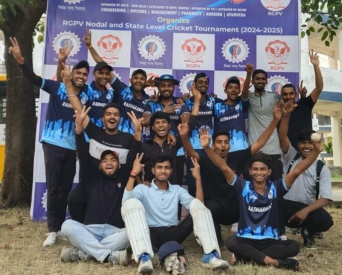 Radharaman and RGPV's splendid victory in nodal cricket tournament. Radharaman and RGPV's spectacular victory in the Nodal Cricket Tournament: Aditya Mishra in the first match and Sarfe Alam declared man of the match in the second - Bhopal News