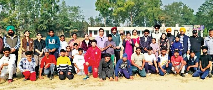 ADC met the state level cricket team of special children. ADC received from state level cricket team of special children - Amritsar News