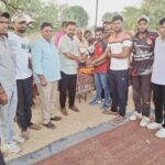 Bagdi's team became the winner in the cricket competition. Bagri's team becomes winner in cricket competition - Laxmangarh (Sikar) News