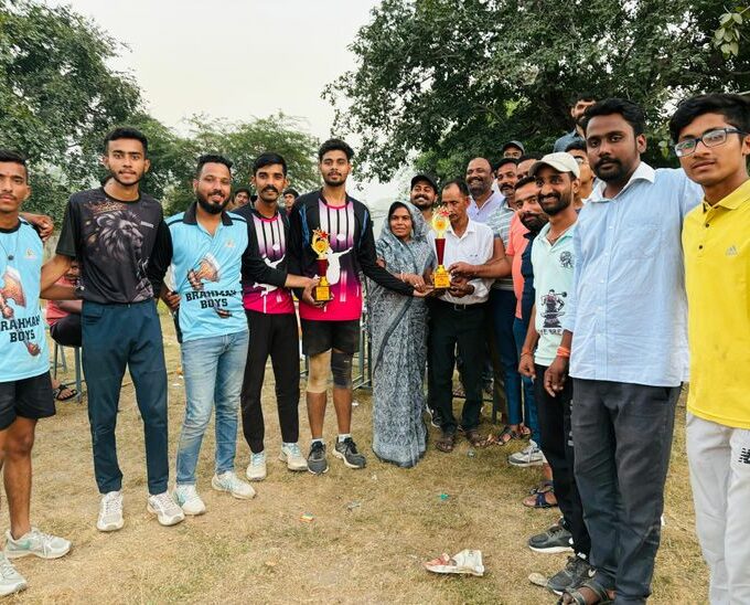 Baran Superkings team became the winner in Barot Samaj Cricket Competition. Baran Superkings team became the winner in Barot Samaj Cricket Competition - bichhiwara News