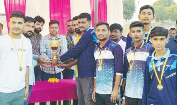 Dhatri XI won the cricket tournament by defeating Royal Challengers Badabar | Dhatri XI defeated Royal Challengers Badabar and won the cricket competition - chhapar News