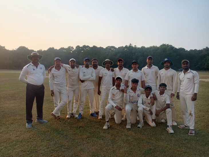 Friends Cricket Club Umgaon defeated Town Cricket Club Red Madhubani by 99 runs, Naresh got the Man of the Match award. Friends Cricket Club Umgaon defeated Town Cricket Club Red Madhubani by 99 runs, Naresh got Man of the Match award - Madhubani News