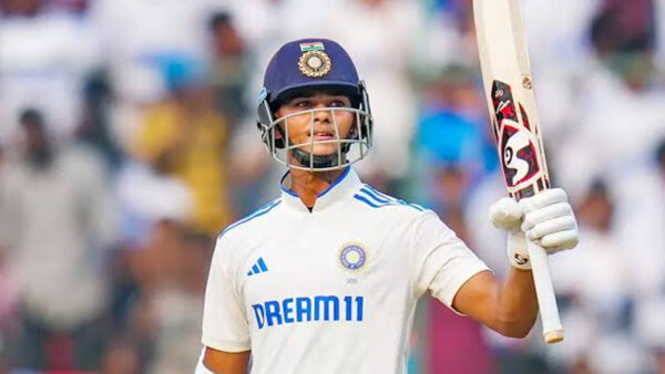 IND vs NZ 3rd Test 2024 Day 3 Live Score Update: Team India's batting faltered in the second innings, fourth wicket fell, Glenn Phillips dismissed Yashasvi Jaiswal.