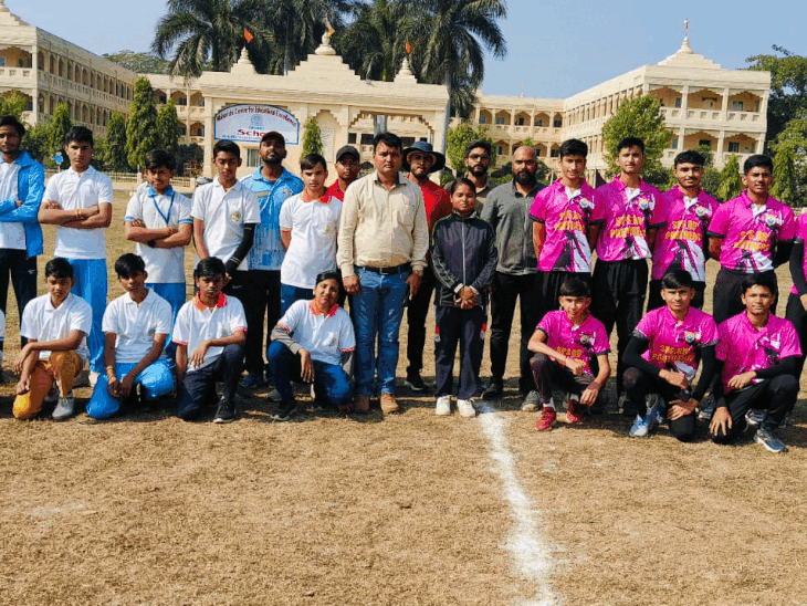 Maharishi Inter School Cricket Tournament 2024-25: Three thrilling matches | Maharishi Inter School Cricket Tournament 2024-25: Three exciting matches: Big wins for Maharishi Center for Educational Excellence, Sagar Public School and Sage International School - Bhopal News