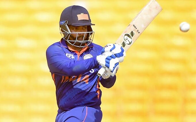 Prithvi Shaw out on duck in Syed Mushtaq Ali Trophy 2024 after remaining unsold in IPL 2025 Mega Auction पृथ्वी शॉ को फिर लगा झटका, आईपीएल ऑक्शन में अनसोल्ड होने के बाद इस टूर्नामेंट में जीरो पर हुए आउट