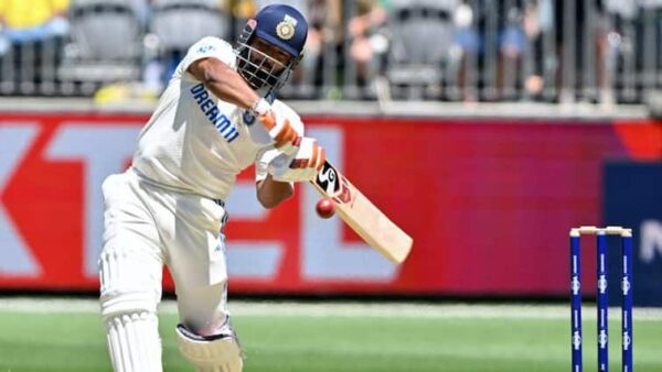 Rishabh Pant become highest run scorer in Australia as visiting Wicketkeeper IND vs AUS 1st Pert Test ऋषभ पंत ने तोड़ दिया बड़े-बड़े दिग्गजों का रिकॉर्ड, ऐसा करने वाले बने पहले विकेटकीपर बल्लेबाज