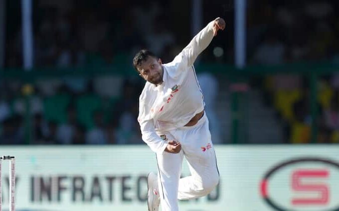 Shakib Al Hasan bowling action reported for suspect during County Championship by England and Wales Cricket Board Shakib Al Hasan: शक के घेरे में आया शाकिब अल हसन का बॉलिंग एक्शन, हत्या के आरोप के बाद लगा दूसरा बड़ा झटका