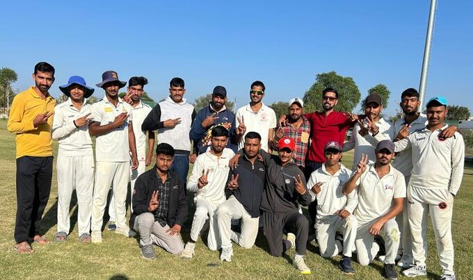 Srimadhopur's team in the semi-finals in the inter-college cricket competition. Shrimadhopur team in semi-finals in inter college cricket competition - Shrimadhopur News