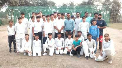 The coach chose Yashvardhan after seeing him playing pull shot and today he became the future of cricket.