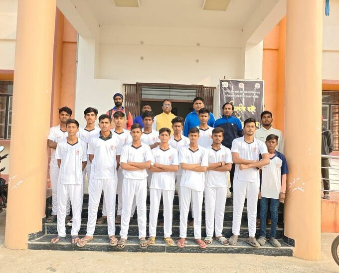 Under-17 cricket boys team left for Begusarai for school sports competition. Under-17 cricket boys team leaves for Begusarai for school sports competition - Banka News