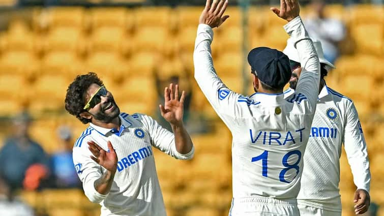 ravindra jadeja becomes fifth indian highest wicket taker test cricket surpasses ishant sharma zaheer khan ind vs nz 3rd test ND vs NZ: भारत के लिए टेस्ट में सबसे ज्यादा विकेट लेने वाए 5वें गेंदबाज बने रवींद्र जडेजा, इशांत और जहीर को छोड़ा पीछे