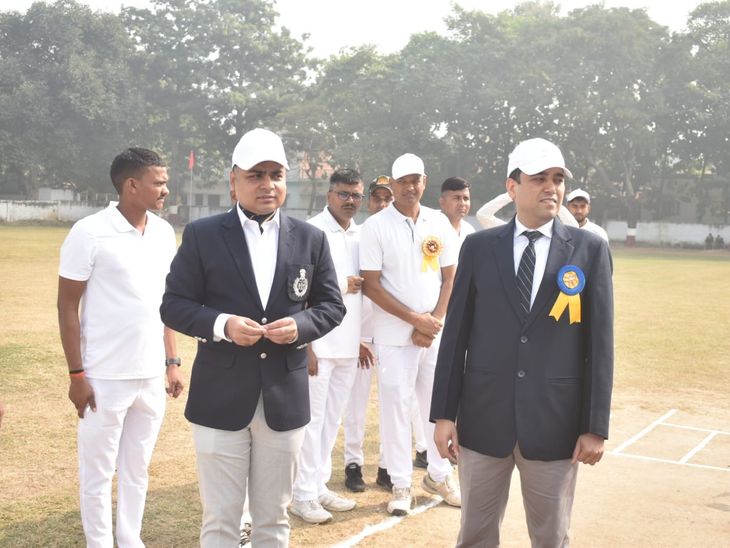 Varanasi zone cricket competition started in Ghazipur. Cricket competition started in Ghazipur: Director General of Police inaugurated, teams from 9 districts of Purvanchal participated - Ghazipur News