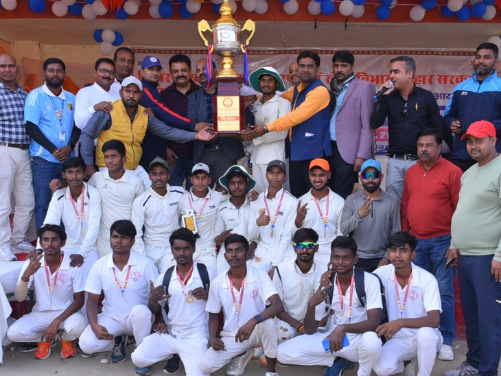 Begusarai defeated by 5 wickets in state level school cricket competition. Begusarai defeated by 5 wickets in cricket competition: Thrilling game played at Gandhi Stadium, Gaya team completed the target in 18.4 overs - Begusarai News