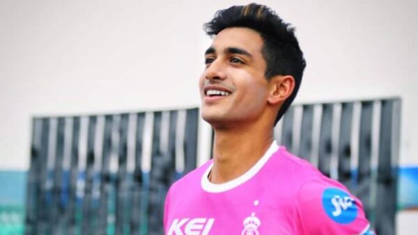 Aryaman Birla worlds richest cricketer retired at 22 years age son of kumar mangalam Birla Aryaman Birla: विश्व का सबसे अमीर क्रिकेटर, 70 हजार करोड़ नेटवर्थ, क्यों 22 की उम्र में ले लिया था संन्यास?