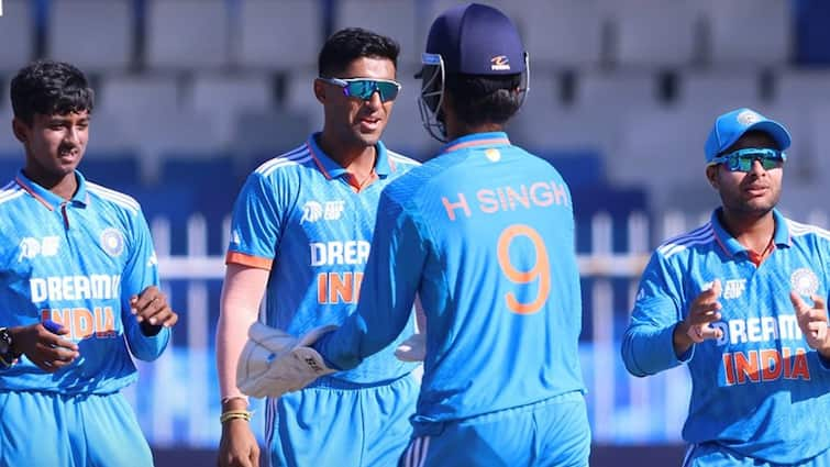 India U19 wins by 10 wickets against UAE U19 Vaibhav suryavanshi half century U19 Asia Cup 2024 sharjah IND U19 vs UAE U19: वैभव सूर्यवंशी ने बरपाया कहर, विस्फोटक पारी के दम पर भारत को दिलाई जीत