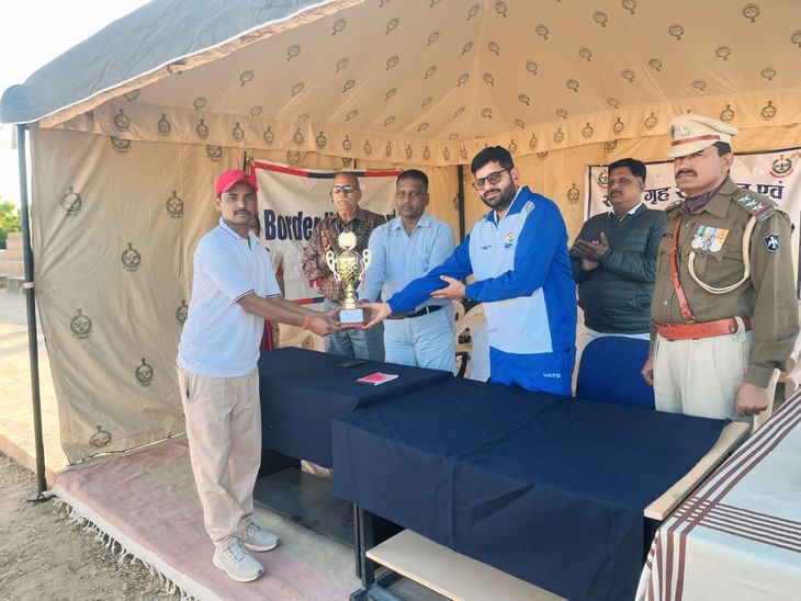 Urban Home Guard won the cricket tournament, Bhargav man of the match | Urban Home Guard won the cricket tournament, Bhargava man of the match - Jaisalmer News